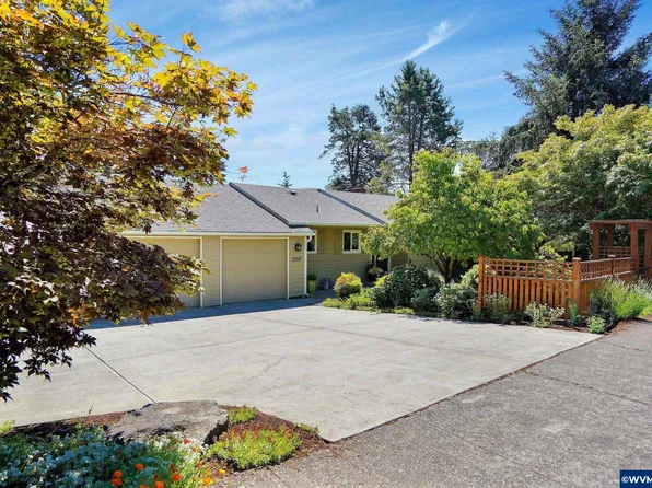 3350 Crestview Dr S, Salem, OR 97302