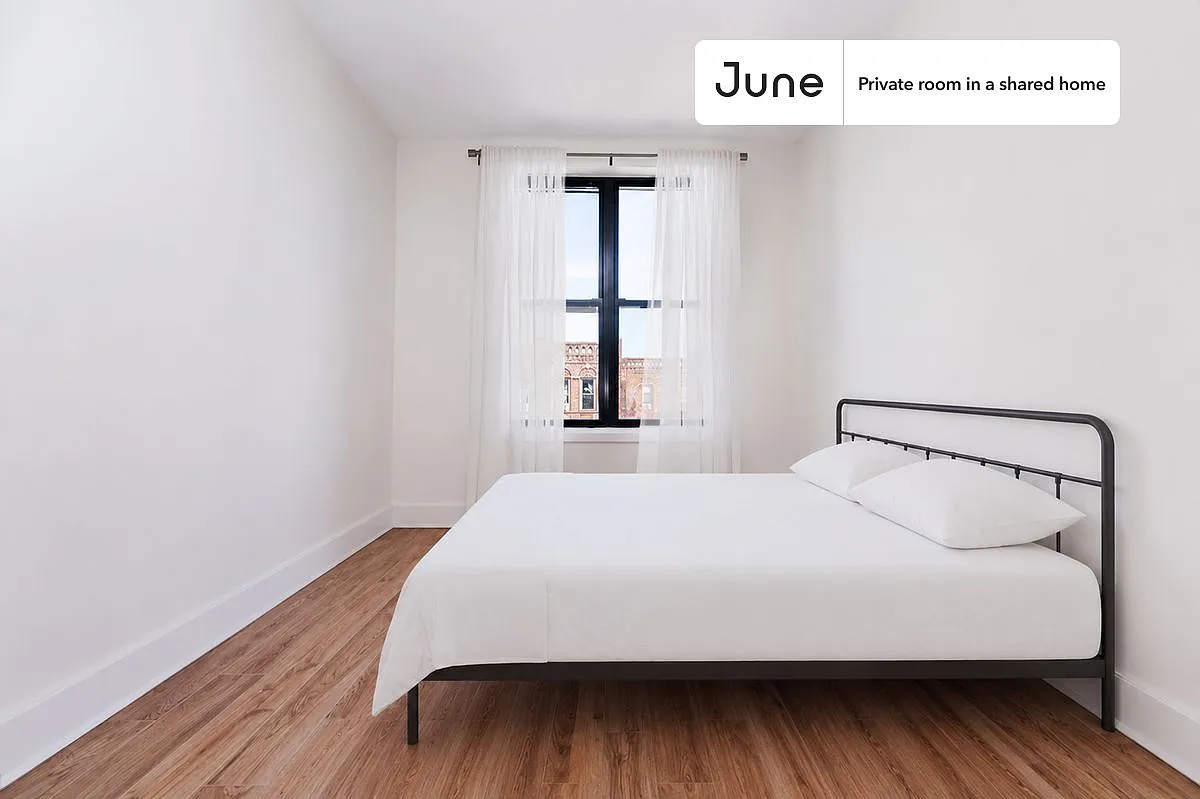 Full bedroom in 2 bed/2 bath home in Crown Heights #1836 B — Photo 1
