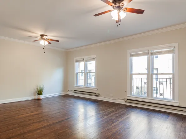 724 W Roscoe St, Chicago, IL