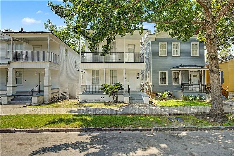 2 bed, 1.0 bath, $1,495 — Photo 2