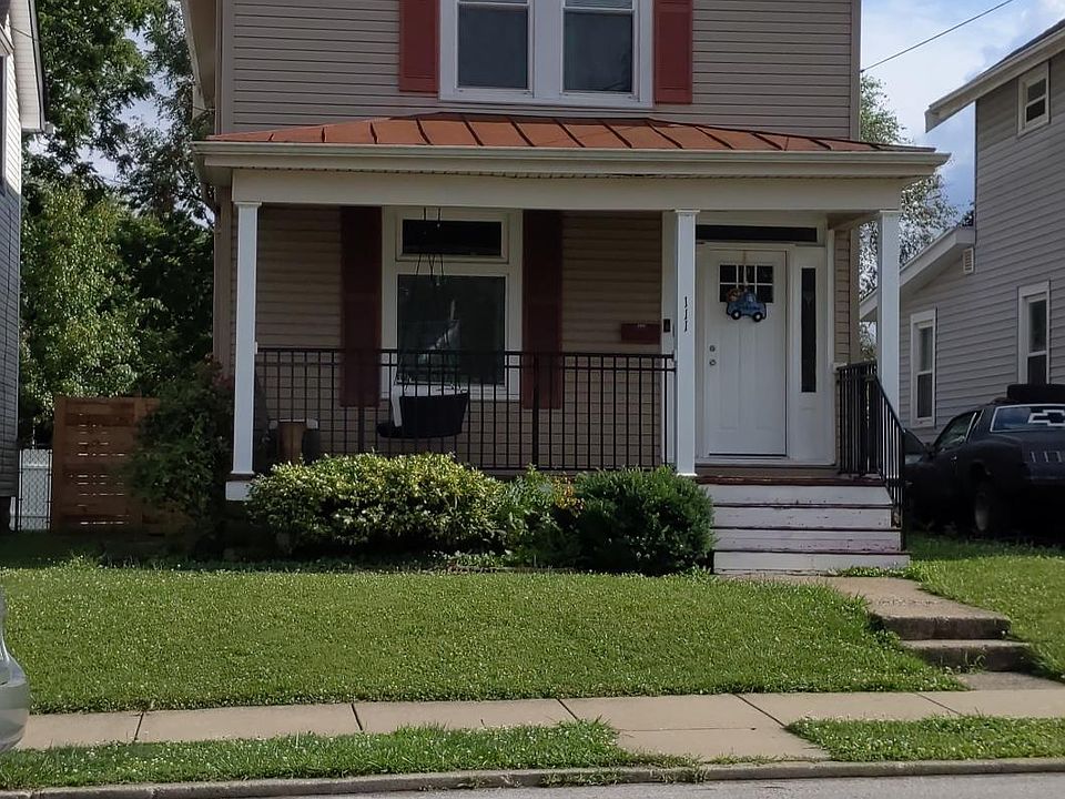 Just look at this sweet home on a quiet street.