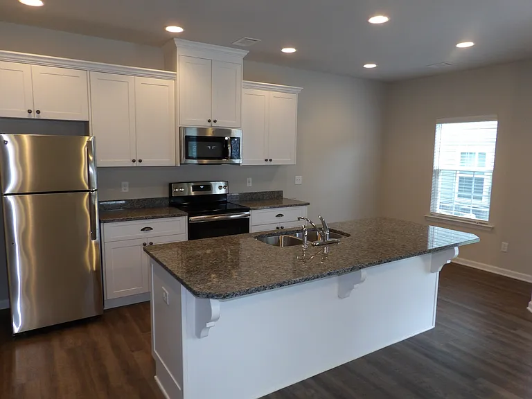 Joiner Crossing Apartments — Photo 18
