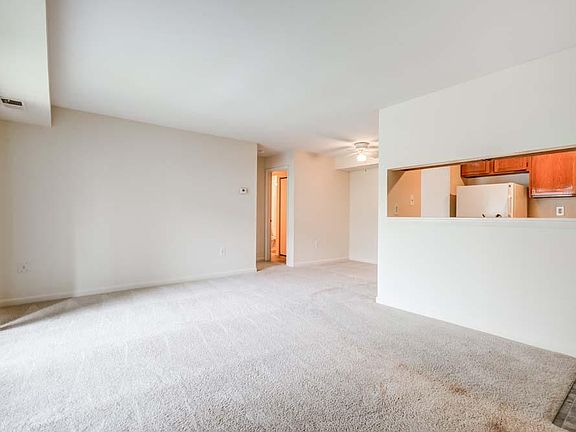 4th image of 5401 Claymont Dr #362