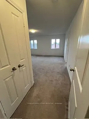 203 Ridley Cres — Photo 3