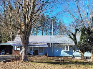 10437 Peck Hill Rd, Perrysburg, NY 14129