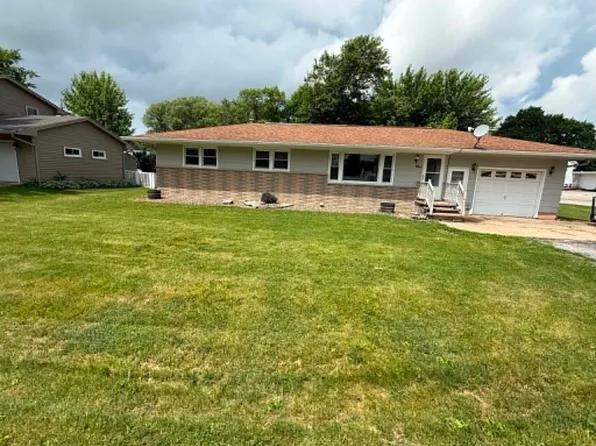 206 S Park St, Alpha, IL 61413