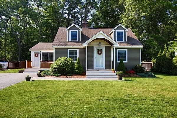 1st image of 15 Woodlawn Dr