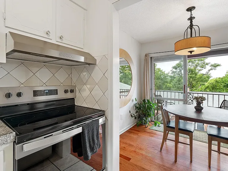 1558 15th St S #1558 — Photo 5