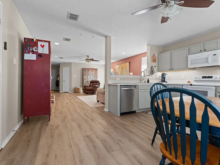1708 Sierra Meadow Ln — Photo 7