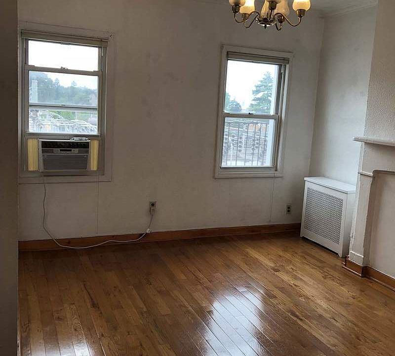 1st image of 287 23rd St #3