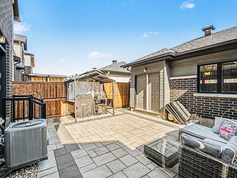 618 Mikinak Rd — Photo 31