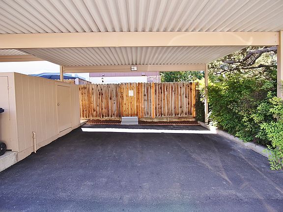 3rd image of 6351 Wexford Cir