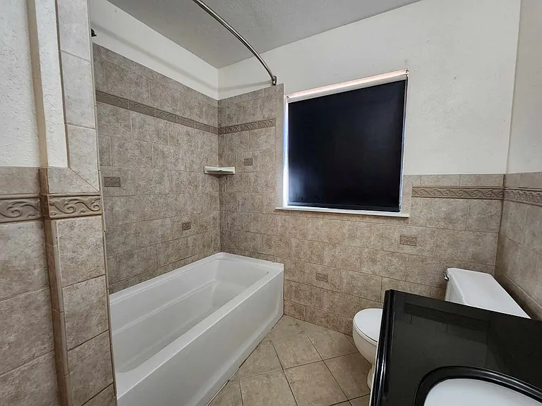 2905 Byron Ave — Photo 22