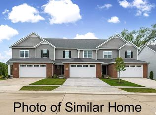 3905 Orchard Dr, Bettendorf, IA