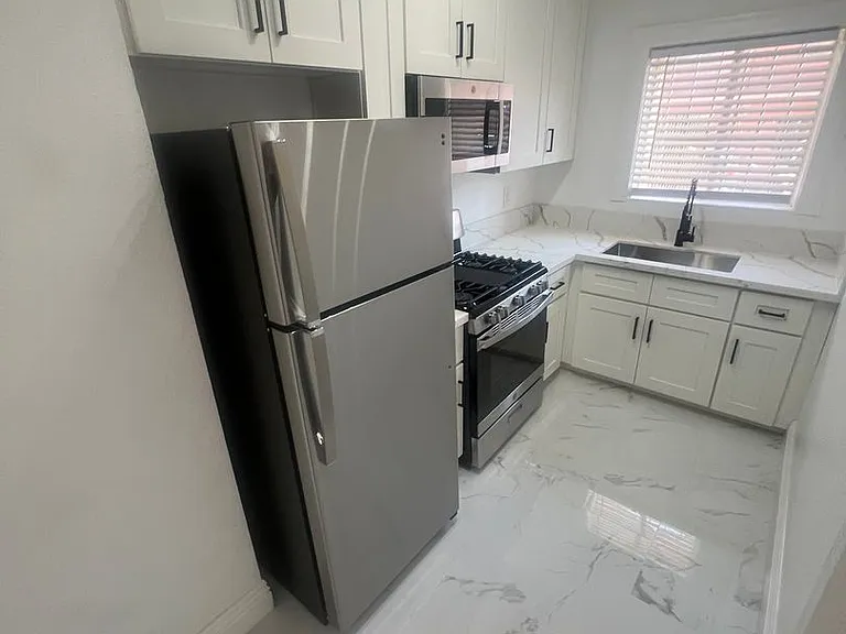 Wilton Way Apartments — Photo 12