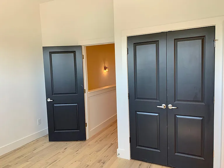 523 Fatherland St #B — Photo 25