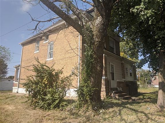 5th image of 2942 Bond Ave