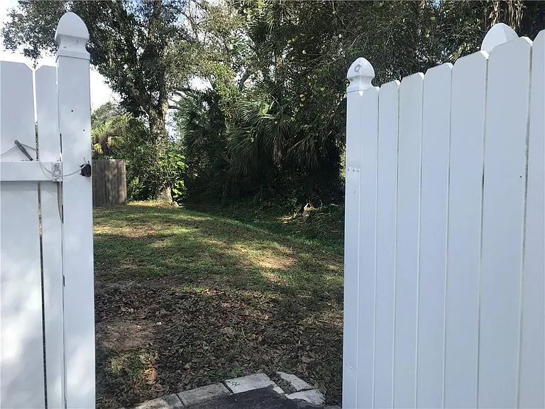 2536 44th Ave — Photo 26