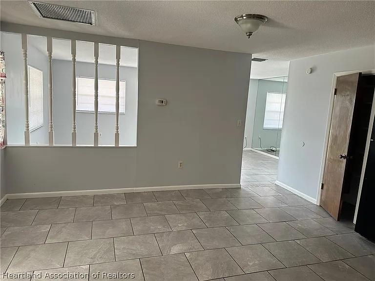 1318 Schlosser Rd — Photo 5