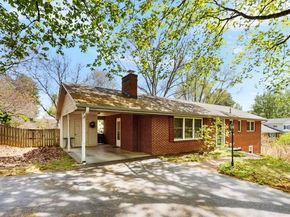 1204 Westover Dr, Blacksburg, VA 24060