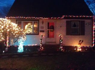 265 N Broome Ave, Lindenhurst, NY 11757