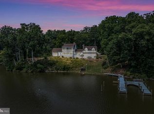 219 Creek View Ln, Callao, VA 22435