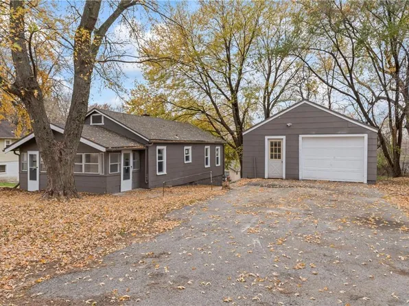 320 N Cedar Ave, Independence, MO 64053