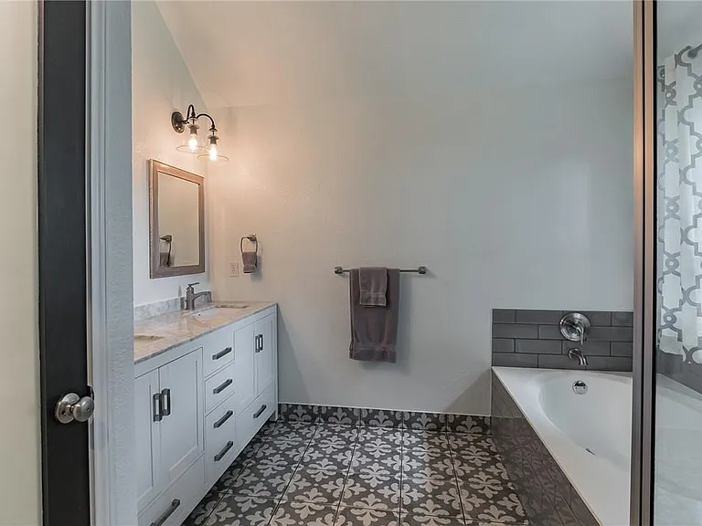 403 Rosedale Blvd — Photo 19