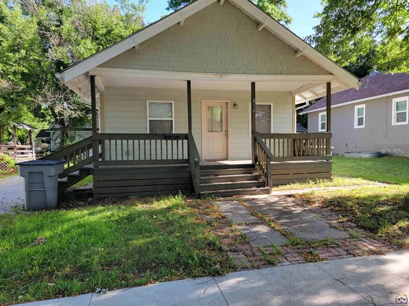 816 Grove Ave, Emporia, KS 66801
