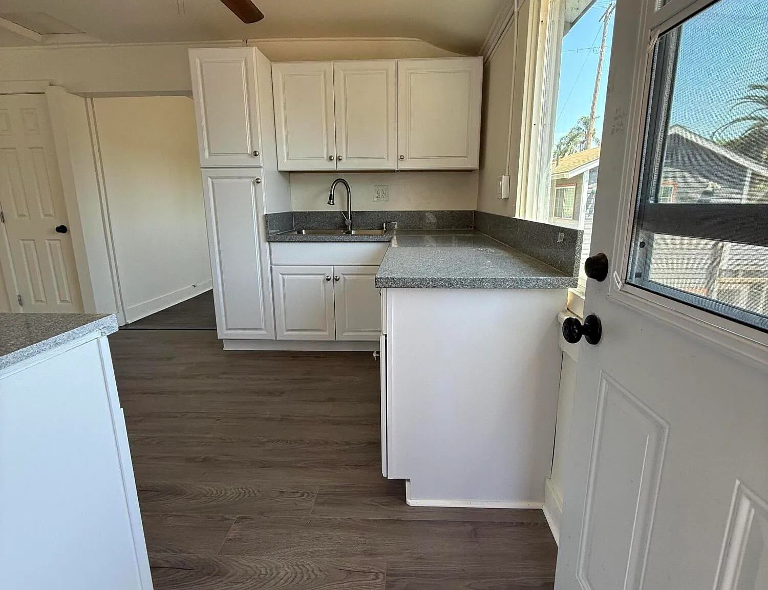 1 bed, 1.0 bath, $2,900 — Photo 2