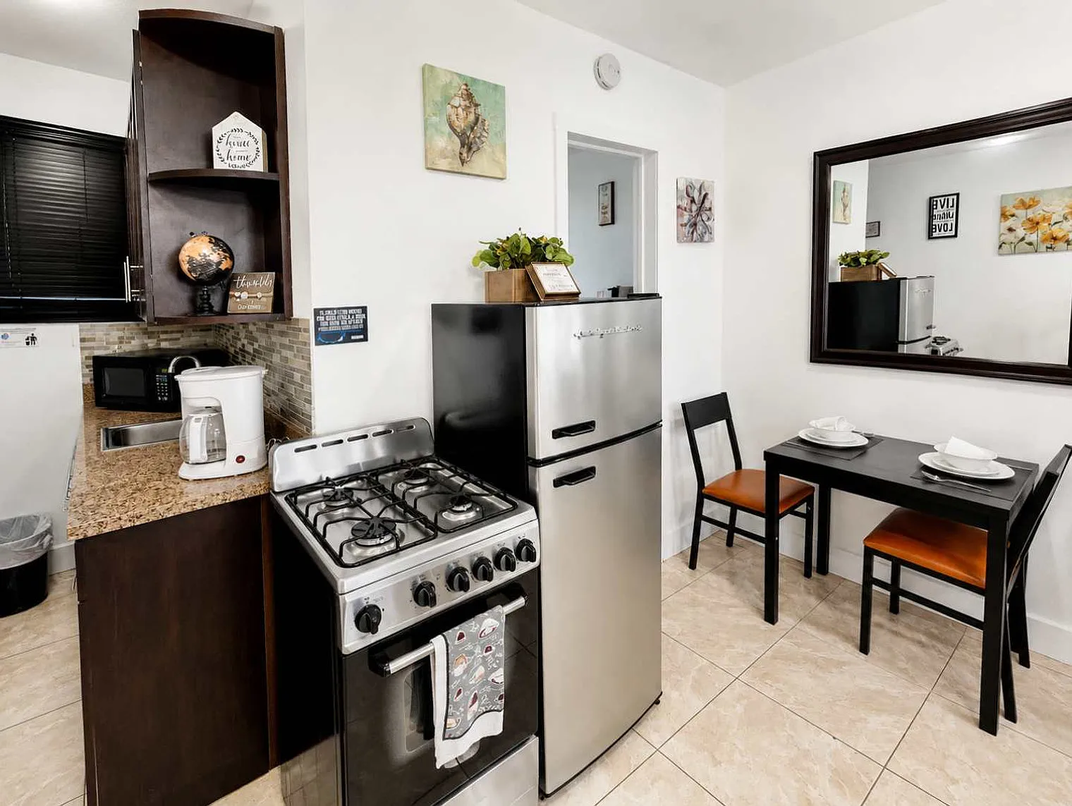 Studio, 1.0 bath, 290 sqft, $2,052 — Photo 4