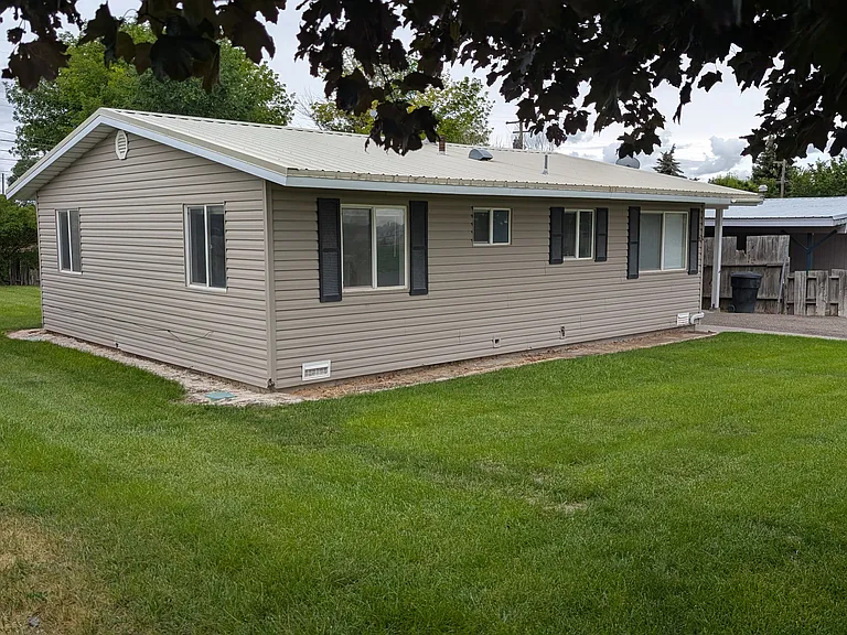 2832 Hiland Ave — Photo 1
