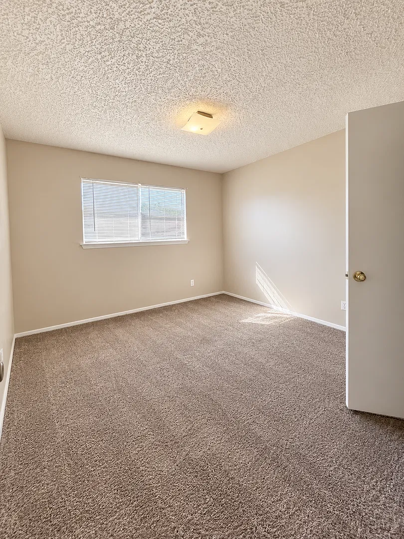 Shadywood Apartments — Photo 2