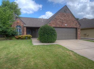 9105 E 74th St, Tulsa, OK 74133