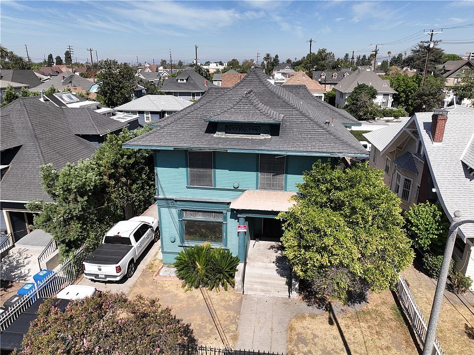 1st image of 2107 Oak St
