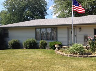 572 Greenfield Pkwy, Des Moines, IA 50320