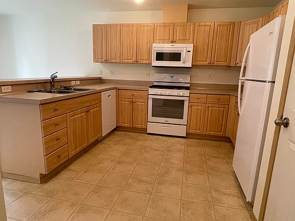 4th image of 4209 148th St SW #2