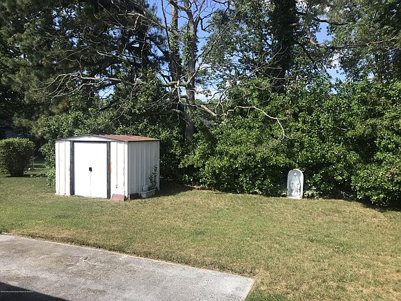 2nd image of 44 Mount Matterhorn Ln