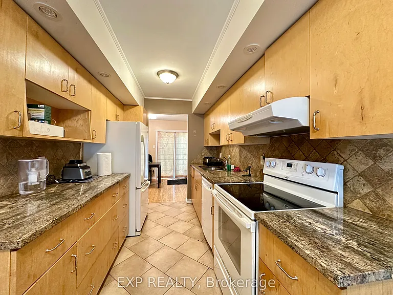 35 Barra Ave — Photo 11