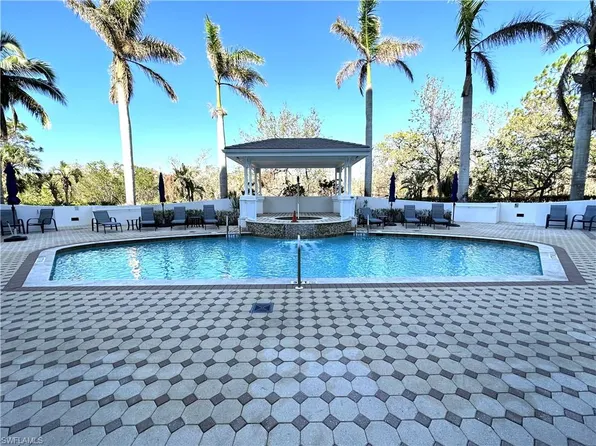 325 Dunes Blvd APT 306, Naples, FL 34110