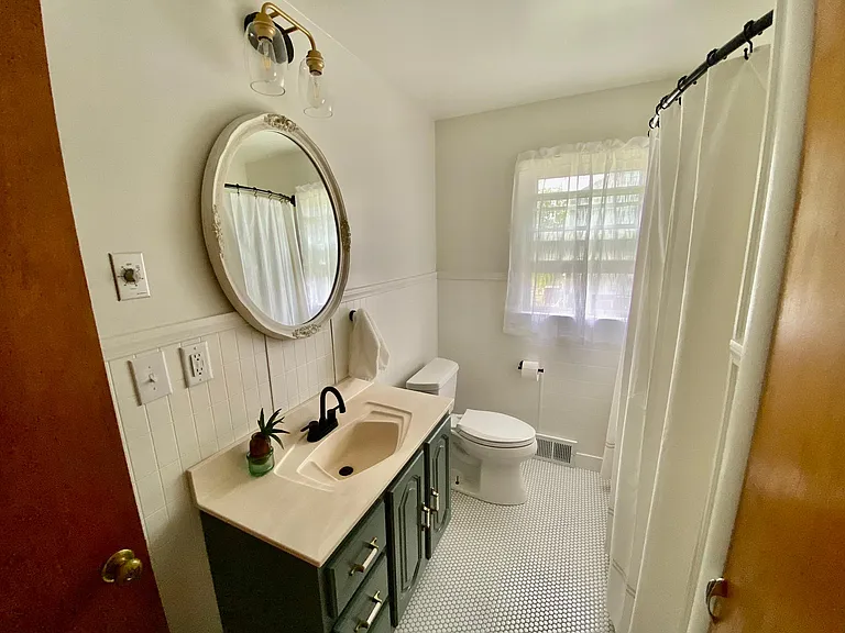 337 Saint Charles St — Photo 12