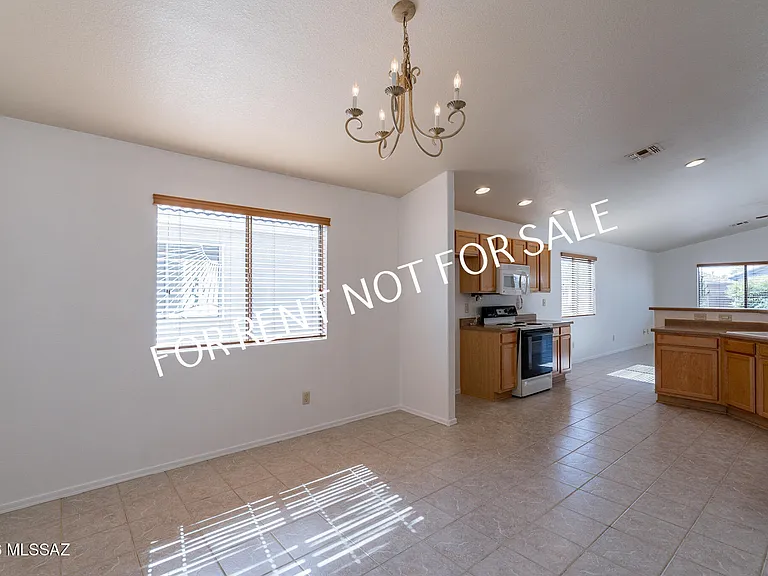 2439 W Rousseau St — Photo 19