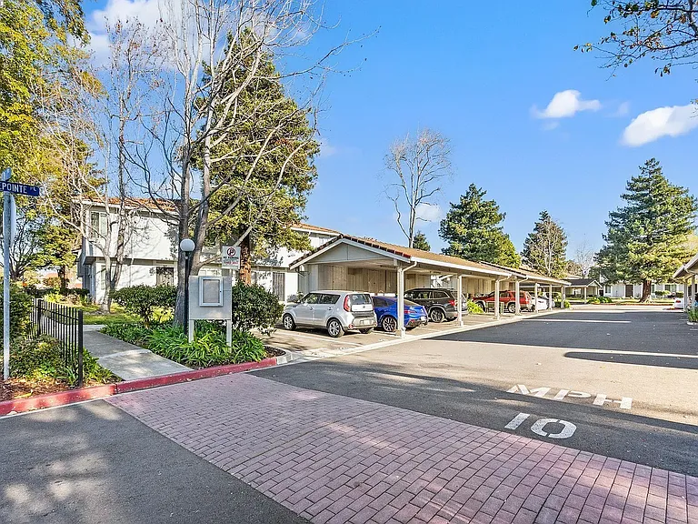 4926 Lowry Rd — Photo 15