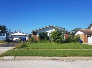 9200 Orchard Ln, Bridgeview, IL 60455