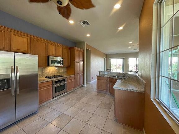 2nd image of 81602 Avenida Contento
