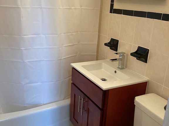 5th image of 8750 167th St APT 3J