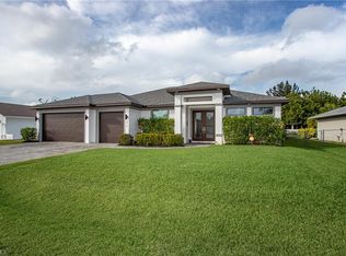 313 SE 22nd St, Cape Coral, FL 33990