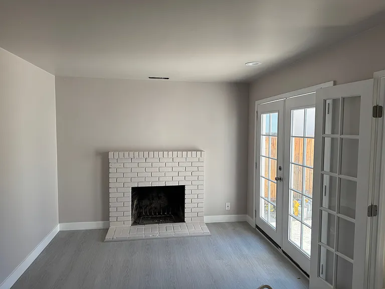 1579 Willowdale Dr — Photo 3