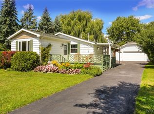 706 Longmeadow Rd, Amherst, NY 14226