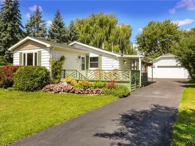 706 Longmeadow Rd, Amherst, NY, 14226